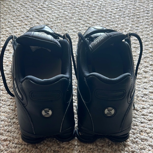 Nike Shox Men's Black Sneakers - Picture 5 of 8